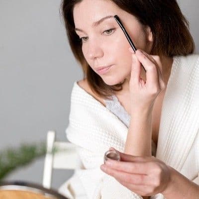 Gel, pomada o lápiz: el producto de cejas ideal para ti y cómo usarlo