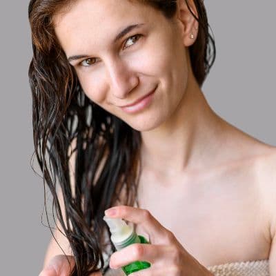 El tratamiento casero que imita el alisado de peluquería, pero que no rompe tu pelo