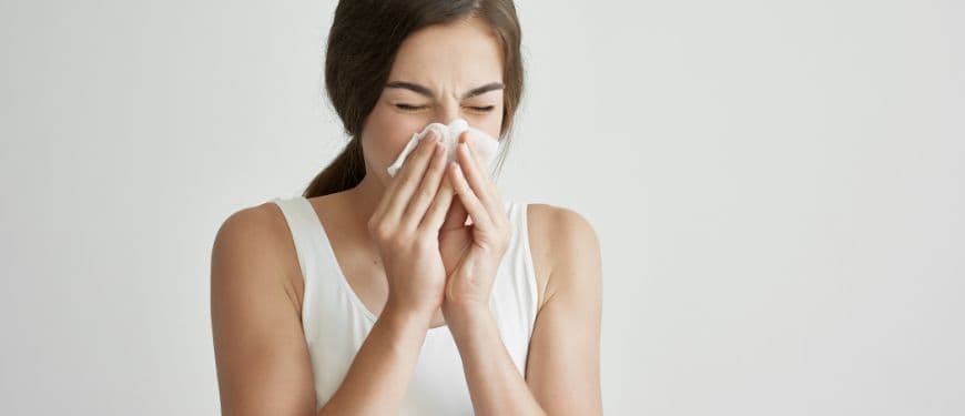 Qué diferencia hay entre laringitis y faringitis: síntomas, tratamiento y remedios