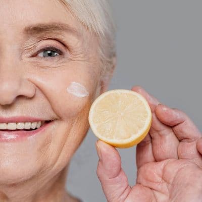 Ácido Ascórbico (Vitamina C): para qué sirve en la piel, sus beneficios antioxidantes y de luminosidad