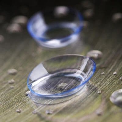 El fin de las gafas de cerca: el método para leer el móvil sin tener que alejar el brazo