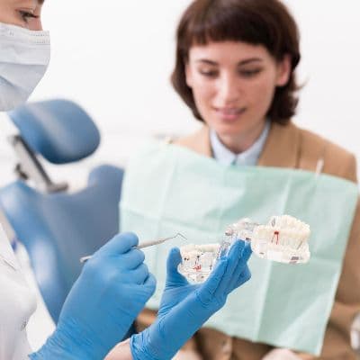 Dique de goma: la herramienta clave para una odontología segura y cómoda