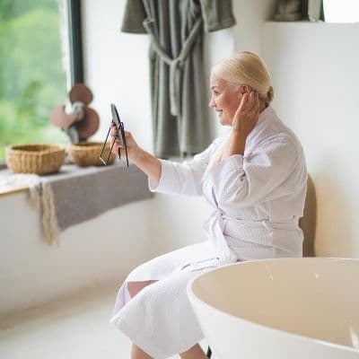 Ayudas para la ducha: productos de seguridad para personas mayores