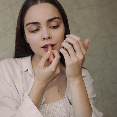 Ese corte doloroso en la comisura de los labios que se abre cada vez que intentas comer o reír