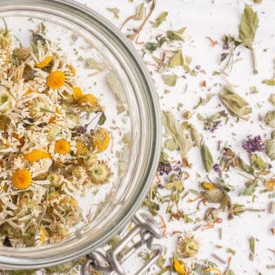 Tu ritual nocturno antiestrés: el poder calmante del aceite de mejorana