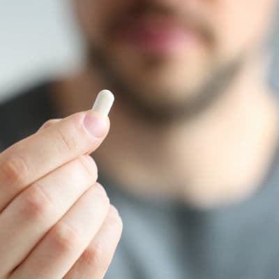 El minoxidil en pastilla que los dermatólogos recetan más y lo que debes saber