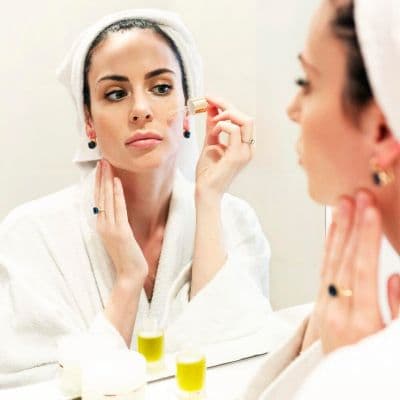 El ingrediente secreto que aplican en clínica para las manchas que no se van con la Vitamina C