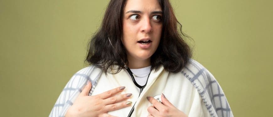 Un pinchazo seco cada vez que coges aire: la señal de que tu pecho necesita algo más que reposo