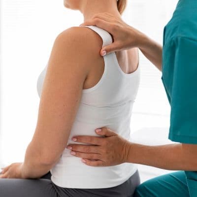 Cuando tu espalda es demasiado recta: los peligros de perder la curvatura lumbar