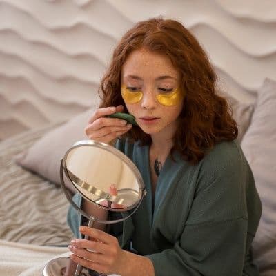 Qué le pasa a tu piel si duermes con maquillaje (todas las noches)