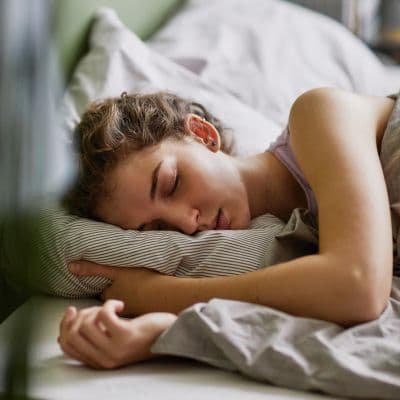 Trastorno de conducta del sueño REM: síntomas y prevención