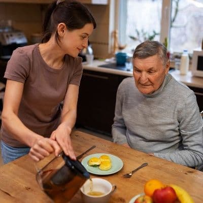 Autocuidado en Esclerosis Múltiple: Impacto de la Alimentación y el Ejercicio