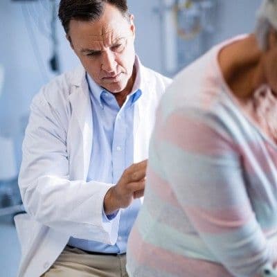 Si te has hinchado por completo y no solo los tobillos, tu cuerpo te está enviando un aviso urgente.