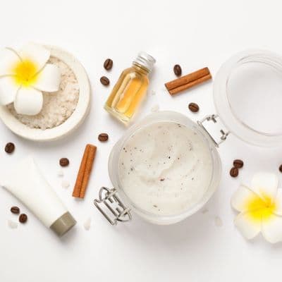 Cómo tratar las manchas con peeling facial: guía completa