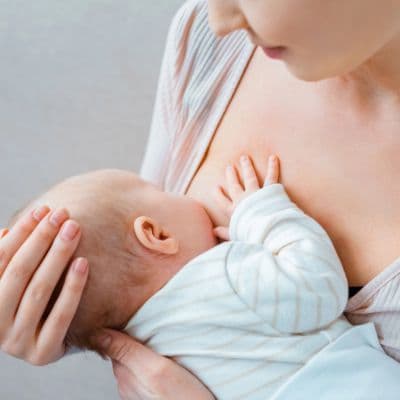 El misterio del calostro: todo sobre tu primera leche antes del parto