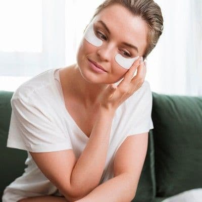 Cómo deshinchar la cara por la mañana: trucos que sí funcionan