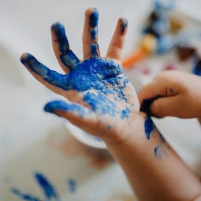 Te has dado un golpe seco y la zona empieza a hincharse: el método para evitar el hematoma gigante