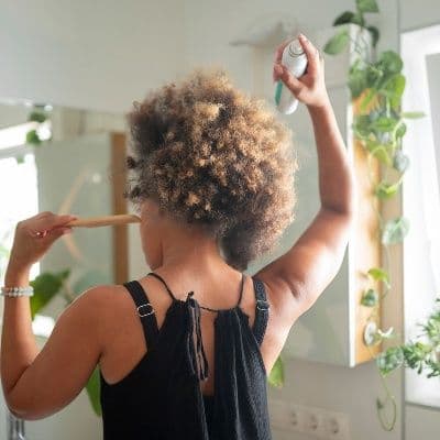 Cuidado del cabello rizado: rutina y productos clave