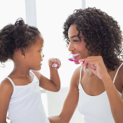 Qué es un cepillo de dientes sónico y cómo funciona