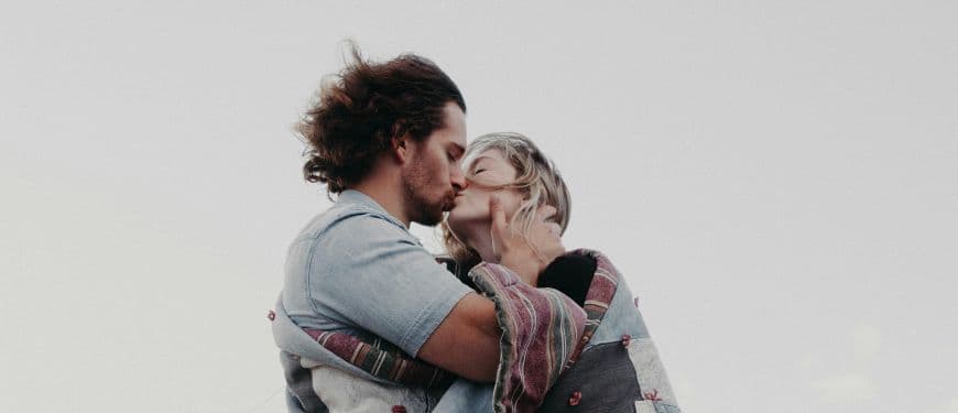 Ese pinchazo agudo que arruina tus relaciones: por qué tu cuerpo ya no se lubrica por sí solo