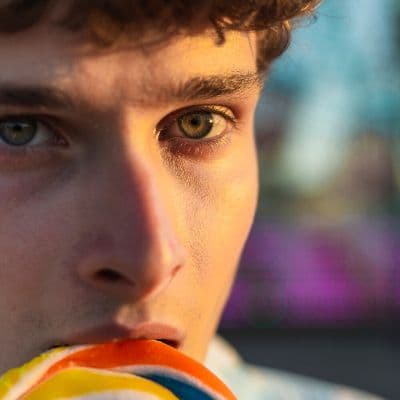 Ojos bicolor como David Bowie: ¿Es una enfermedad o una rareza genética fascinante?