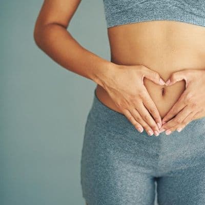 Te has hecho una colonoscopia rutinaria y el médico ha mencionado que tu intestino tiene un tono oscuro poco habitual