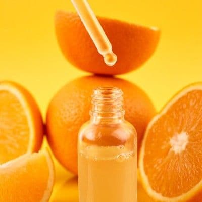 Si tu sérum de Vitamina C no lleva este ingrediente, estás perdiendo la mitad de su poder