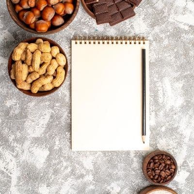 Cuidado con el chocolate y las nueces: Los alimentos "sanos" que están alimentando tu brote