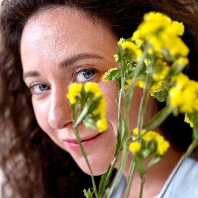 Hipérico (Hierba de San Juan): para qué sirve y precauciones vitales