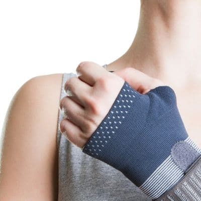 Férulas para el pulgar: cuándo usar una para dormir y cuándo para trabajar