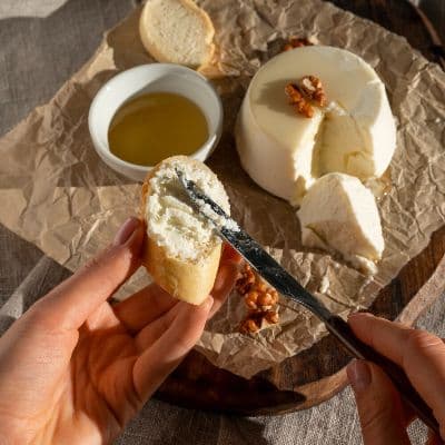 ¿Puedo comer queso fresco durante el embarazo?