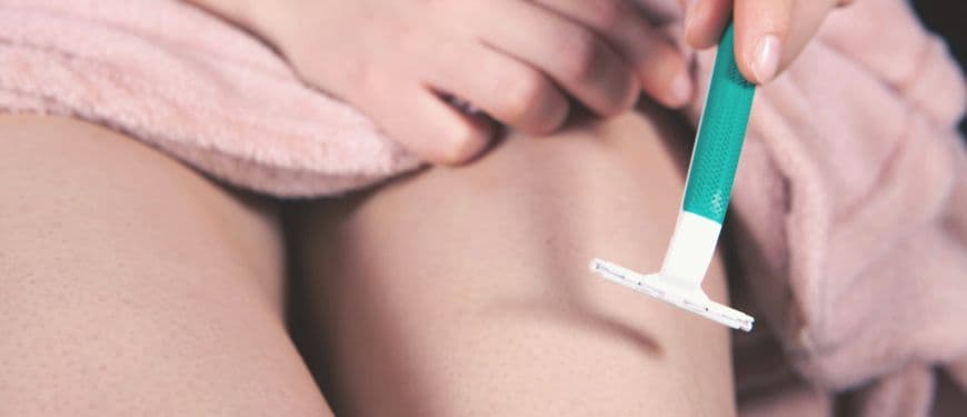 Por qué esa zona se vuelve gris tras rasurarte y el truco boticario para recuperar tu tono natural