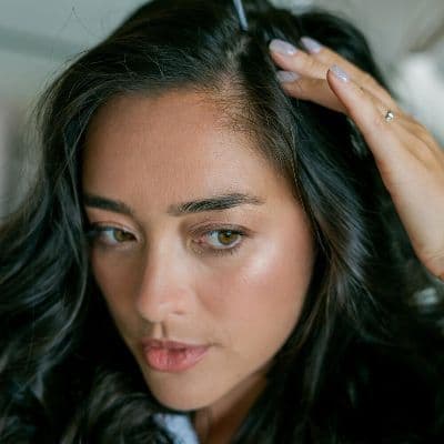 El tratamiento nocturno para terminar con la caspa persistente y el picor de forma definitiva