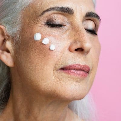 Por qué la CC Cream es mejor que la base para pieles madura