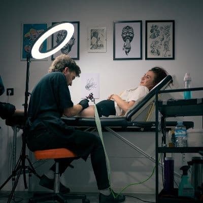Resonancia magnética y tatuajes: cómo evitar el calentamiento de la tinta