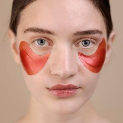 Ves una mancha roja dentro del ojo que no se va: el acúmulo de sangre que puede indicar un problema ocular grave