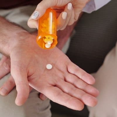 Llevas dos rondas de antibiótico ótico y el picor profundo dentro del oído no solo no se va sino que va a más cada noche