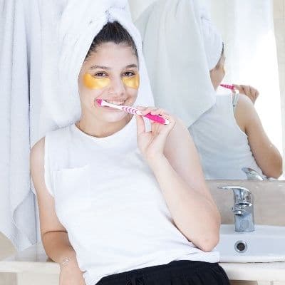 Te lavas los dientes cada día y aun así te salen caries: por qué pasa