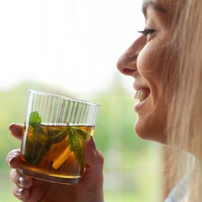 Qué es la L-Teanina: el aminoácido que calma sin provocar somnolencia ni sedación