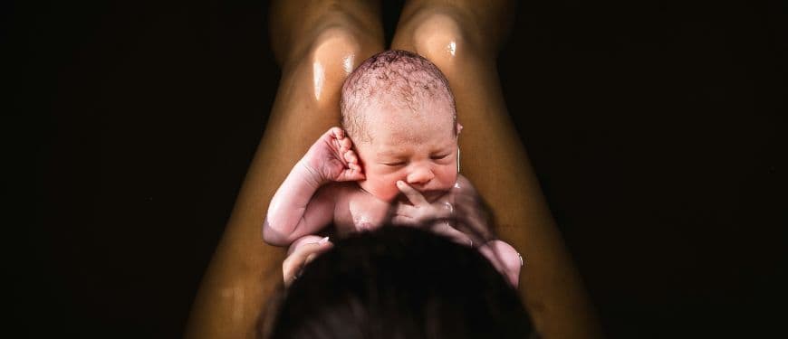 Cuándo el color de los loquios indica una infección posparto