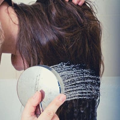 Por qué tu caspa vuelve siempre aunque te laves el pelo cada día