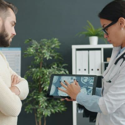 Cómo convivir con una inflamación intestinal crónica: el plan para controlar los brotes