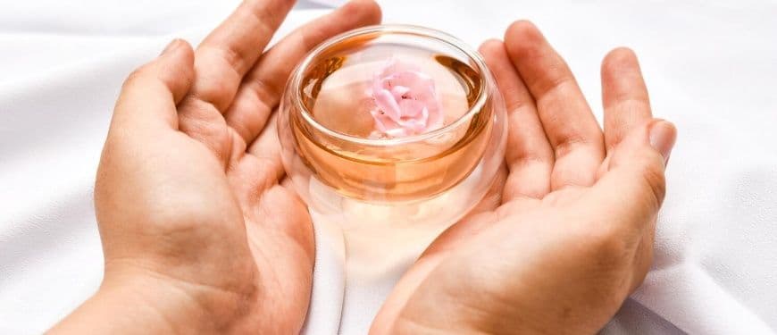 El secreto de las manos jóvenes de los maestros del sake aplicado a tu mirada