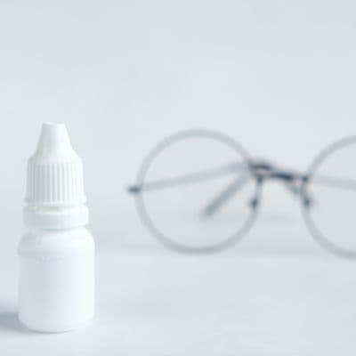 Ese bulto doloroso en el lagrimal que te hace llorar sin querer y se llena de pus