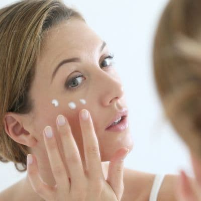 El retinol no es solo para la cara: cómo transformar la piel de tu cuerpo